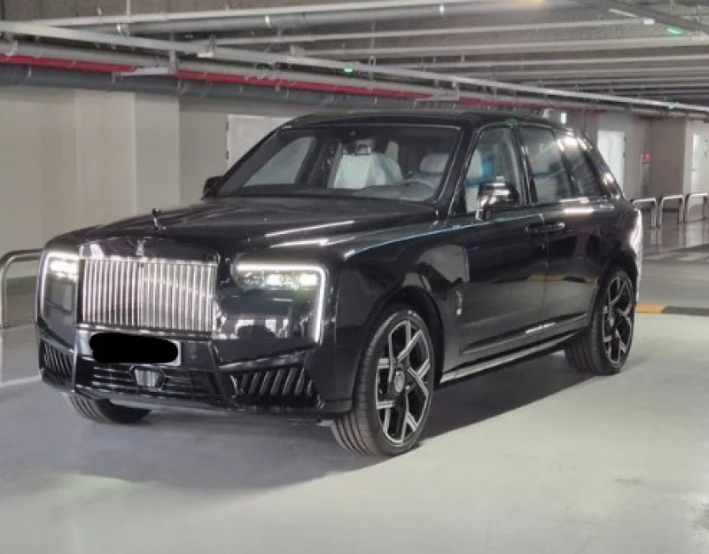 Cullinan 6.7 V12 Black Badge | Fugo Cars