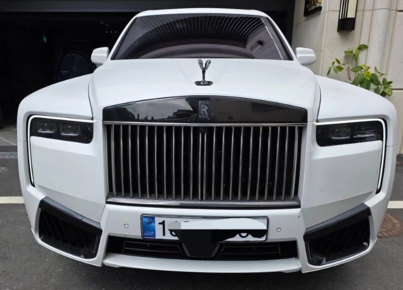 Cullinan Black Badge | Fugo Cars