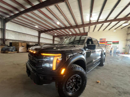 Lobo Raptor R 5.2L V8 Supercharged | Fugo Cars
