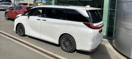 LM350h, 2,5l Hybrid 7 seats | Fugo Cars