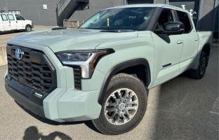Tundra Hybrid 4dr 4x4 CrewMax Limited | Fugo Cars