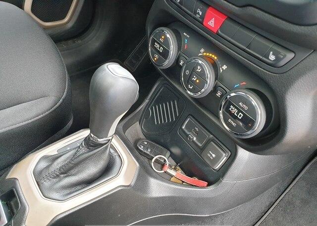 2015 Jeep Renegade (8)
