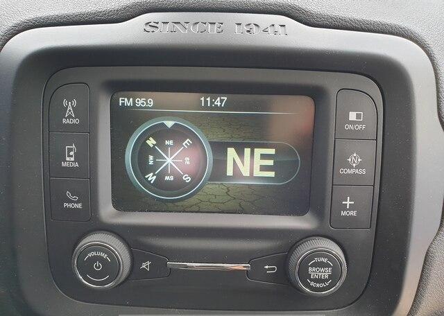2015 Jeep Renegade (10)