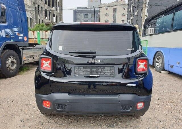 2015 Jeep Renegade (17)