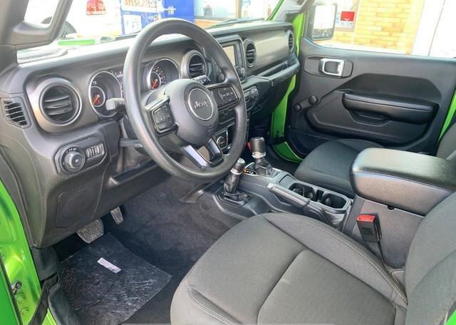 2019 Jeep Wrangler, 14,000 km (11)