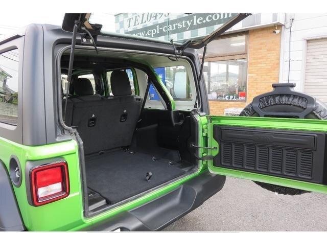 2019 Jeep Wrangler, 14,000 km (17)