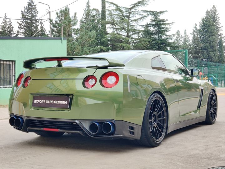 Nissan R35 GTR (7)