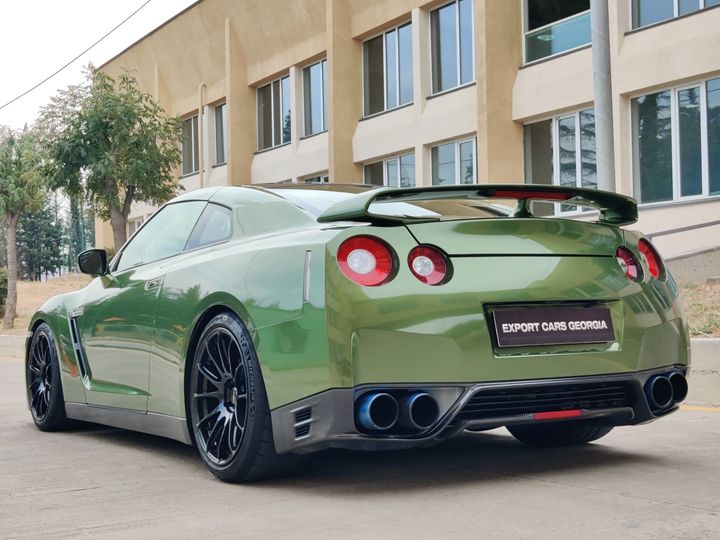 Nissan R35 GTR (8)