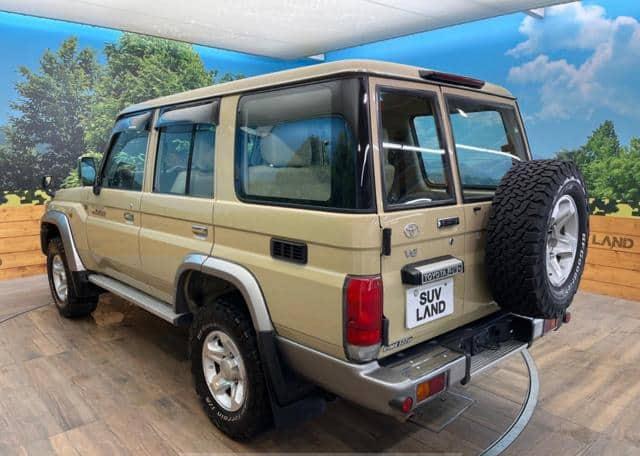 2015 Toyota Land Cruiser (8)