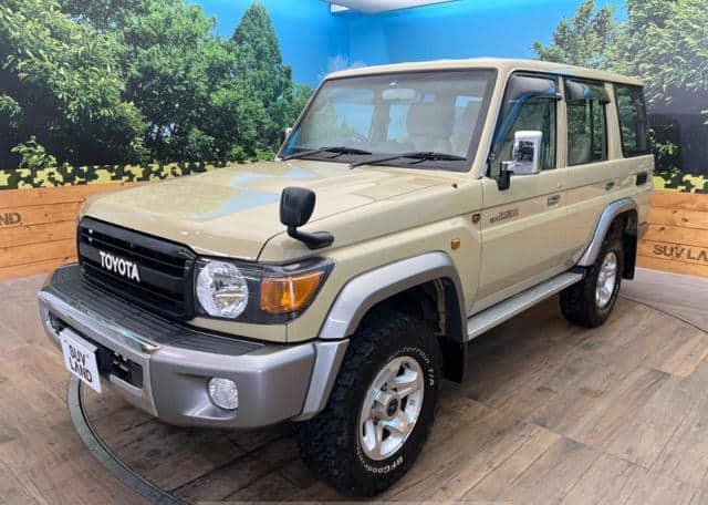 2015 Toyota Land Cruiser (11)