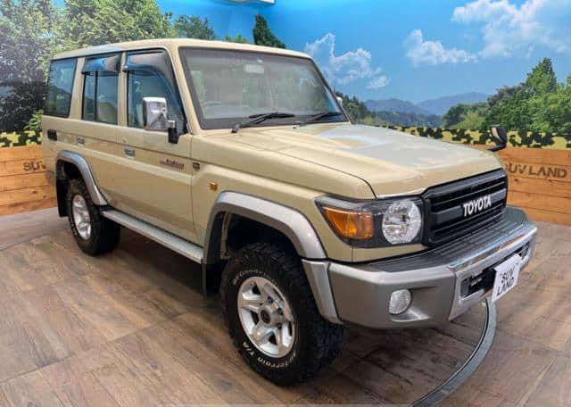 2015 Toyota Land Cruiser (12)