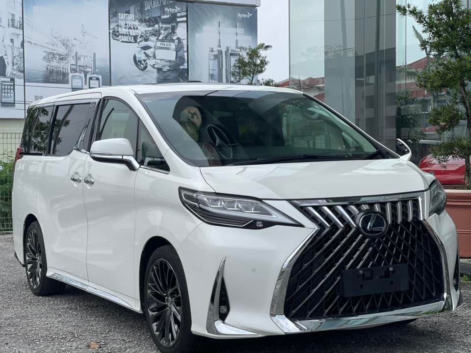 Toyota ALPHARD 2.5 SC LEXUS LM (7)