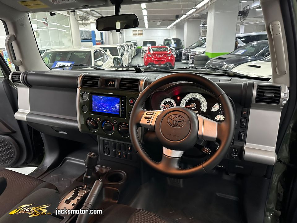 Toyota FJ Cruiser (8)