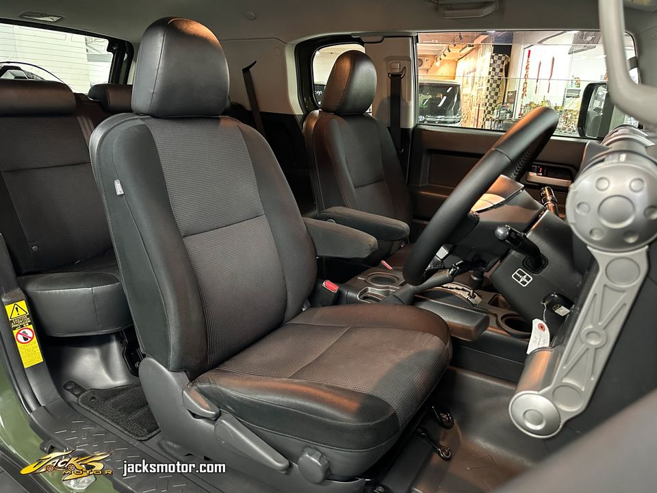 Toyota FJ Cruiser (9)