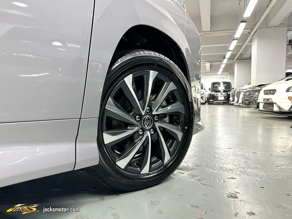 Toyota Voxy Hybrid SZ New (7)