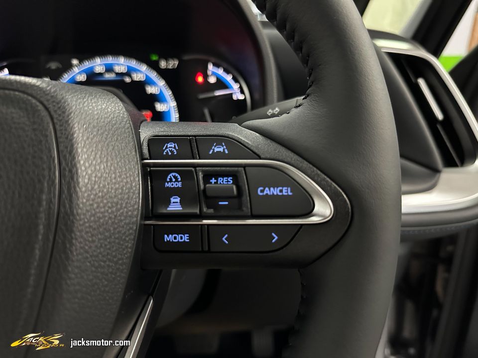 Toyota Voxy Hybrid SZ New (12)