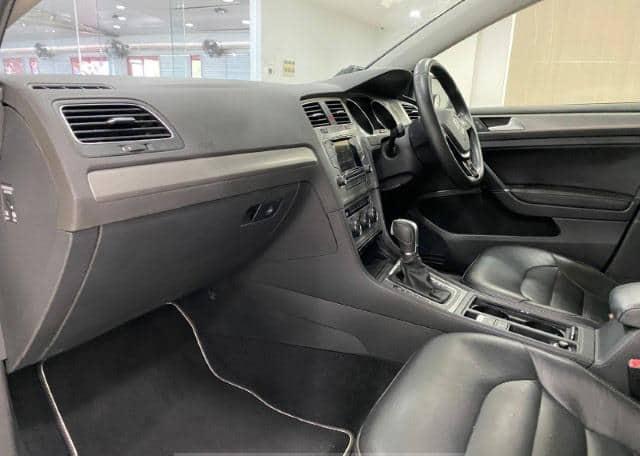 2015 Volkswagen Golf 1.4 TSI (9)