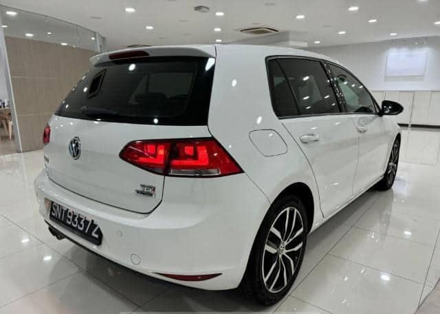 2015 Volkswagen Golf 1.4 TSI (10)