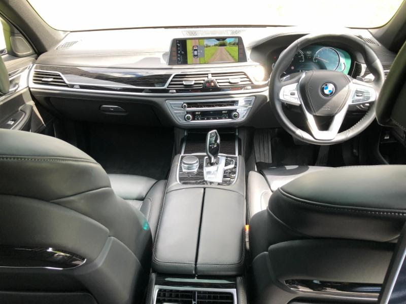 BMW 750i M Sport 2016 (9)