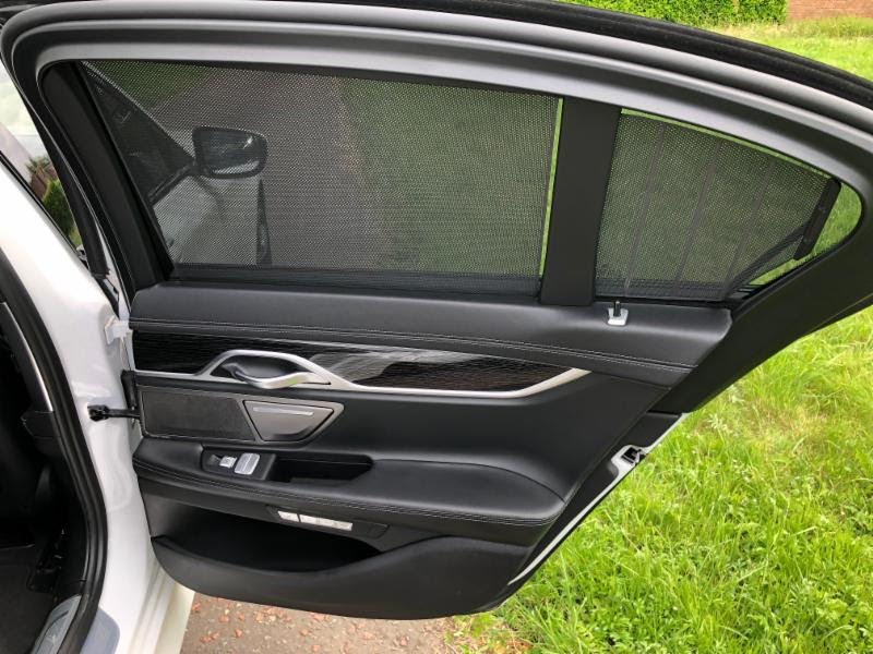 BMW 750i M Sport 2016 (10)