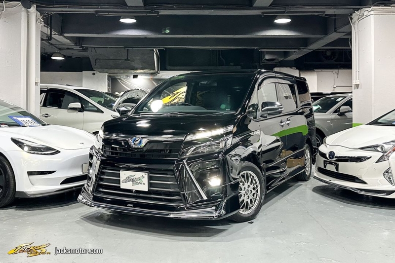 Toyota Voxy Hybrid ZS Modellista