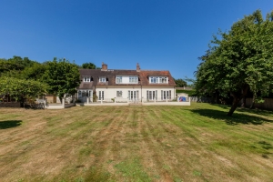  House Large Detached Woodland Surrounded House With Heat